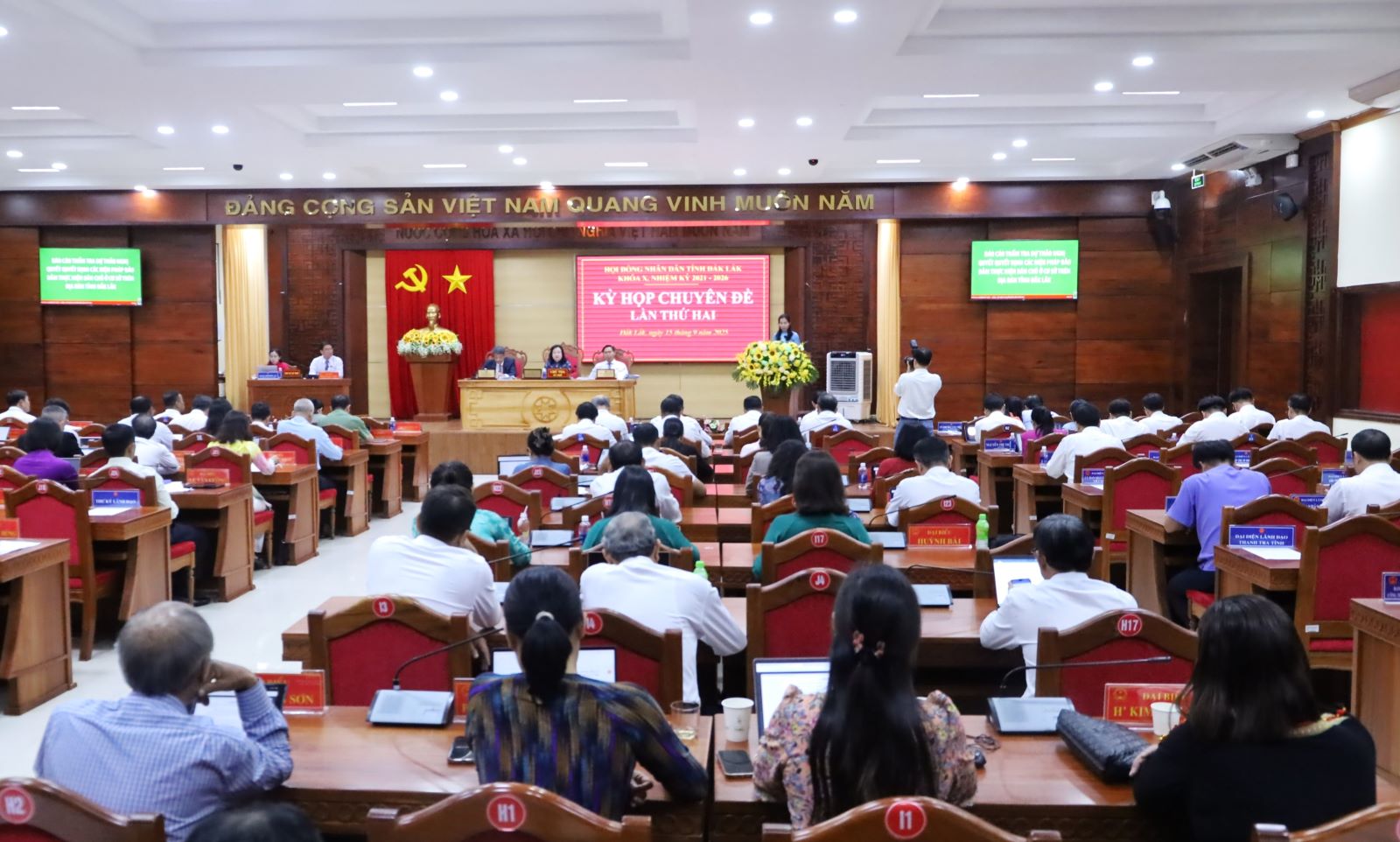 Kỳ họp Chuyên đề lần thứ Hai, HĐND tỉnh Đắk Lắk khóa X, nhiệm kỳ 2021 – 2026 thông qua 18 nghị quyết quan trọng